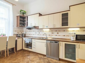 Private kitchen - Cosy apartment for 18 people with hot tub, WIFI and TV (Prague)