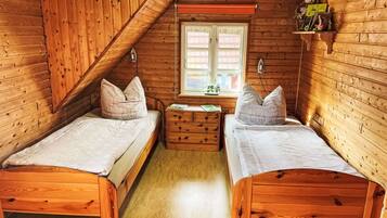 2 Schlafzimmer, Reisekinderbett, BettwÀsche