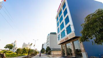 Pintu masuk hartanah