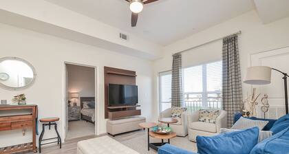 1C| *Holiday Special* Cozy home in a Lifestyle Center| Home Away from Home|