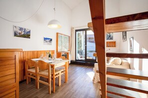 Interior - Chamonix Sud - Balme 401, Chamonix, France (Chamonix)