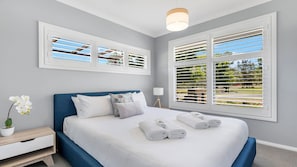 4 bedrooms, free WiFi, bed sheets