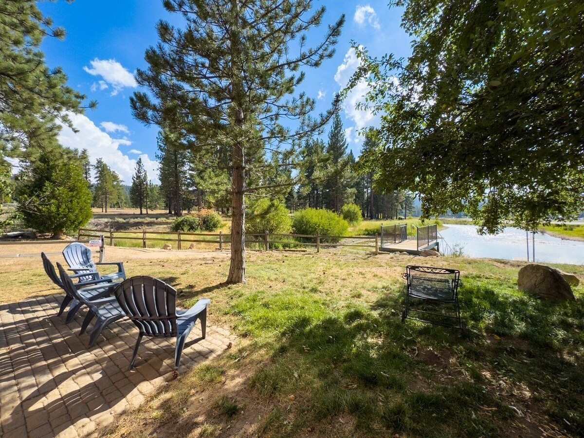 Mallard Landing Lakefront - Log Cabin, Lakeside, Foosball, Lake Views