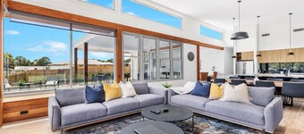 JACORU ON 3 - THE VINTAGE HOLIDAY HOUSES