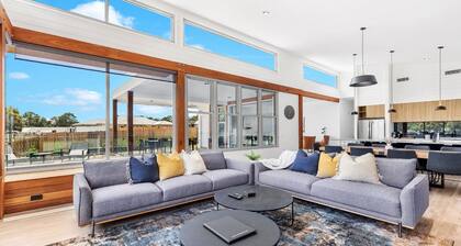 JACORU ON 3 - THE VINTAGE HOLIDAY HOUSES