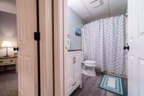 Casa (Just Listed! Spacious Two Bedroom Vac) | Baño