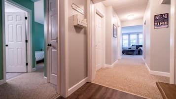 House (Just Listed! Spacious Two Bedroom Vac) | 2 bedrooms, free WiFi