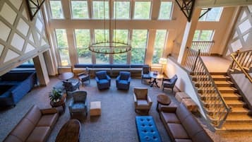 House (Just Listed! Spacious Two Bedroom Vac) | Living room | Flat-screen TV