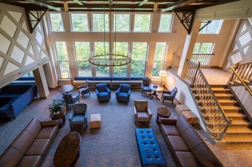 Just Listed! Spacious Two Bedroom Vacation Condo at Golden Eagle Lodge - Ge126v