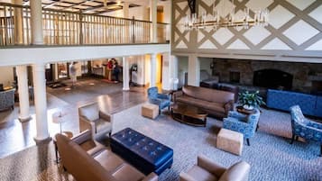 House (Just Listed! Spacious Two Bedroom Vac) | Living room | Flat-screen TV