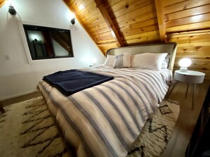 2 slaapkamers, een strijkplank/strijkijzer, wifi, beddengoed