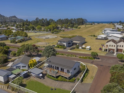Harbour View Haven - Pauanui Holiday Home