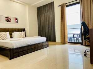 Standard Apartment, 2 Bedrooms | Egyptian cotton sheets, premium bedding, in-room safe