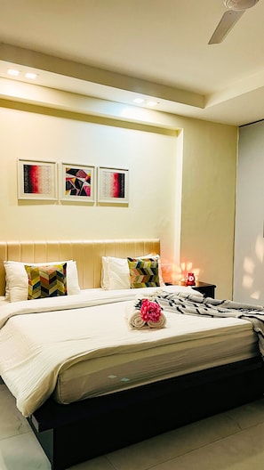 Standard Studio | Premium bedding, down duvets, in-room safe, individually decorated - Olive Service Apartments - DLF Cyber City (Gurugram)