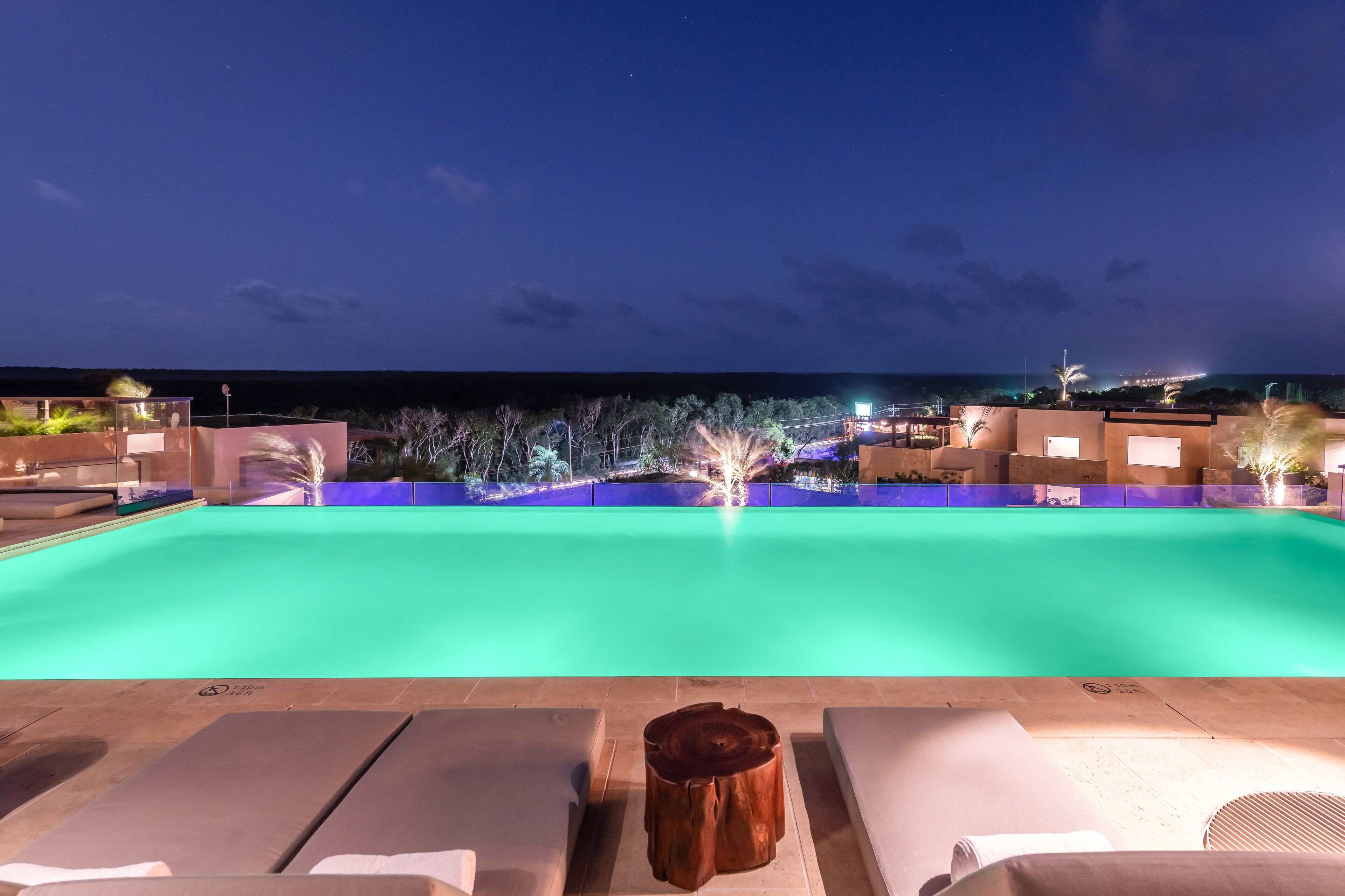 2 outdoor pools, free cabanas, pool umbrellas