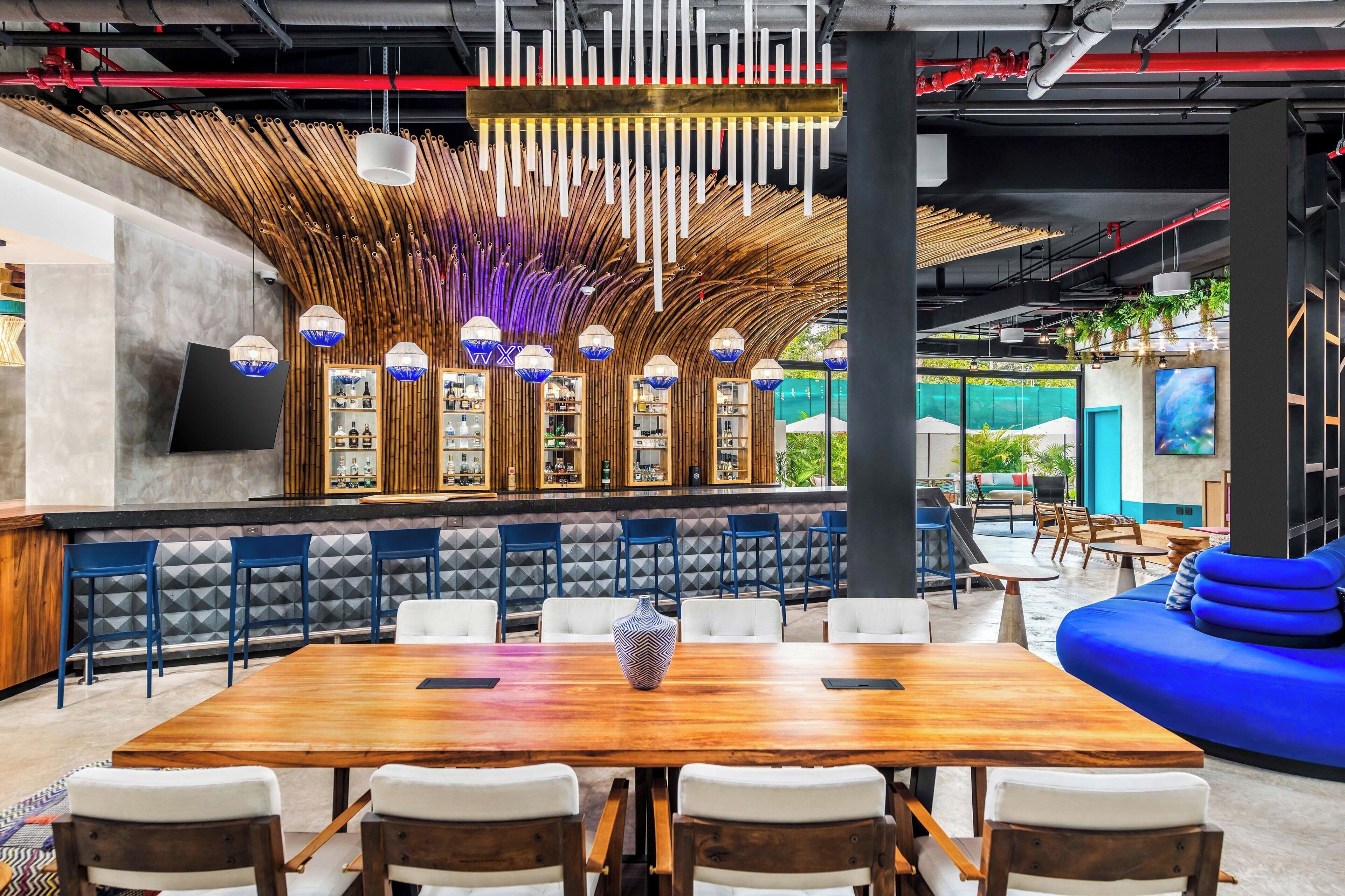 2 bars/lounges, tapas bar, sports bar