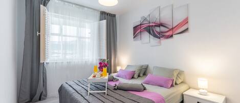 Appartement (Two Bedroom Apartment with Balcony) | 2 chambres, fer et planche Ă repasser, Wi-Fi gratuit, draps fournis