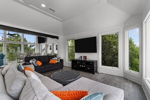 TV - 1370 - Huskers Haven, 4-bed 2.5-bath Corolla, NC, private pool, hot tub (Corolla)