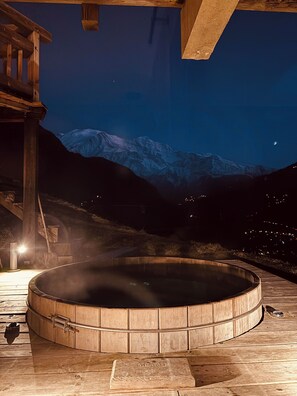 Bain à remous extérieur