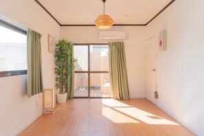 Family Villa, 5 Bedrooms, Non Smoking | 5 bedrooms, desk, laptop workspace, blackout drapes