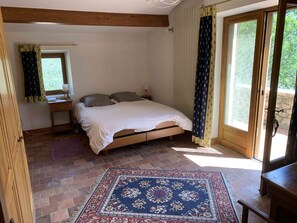 5 makuuhuonetta, silitysrauta/-lauta, vauvan matkasänky, ilmainen Wi-Fi