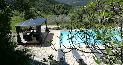 FONT NOUVELLE maison de charme Drome provençale 10 p avec piscine chauffée