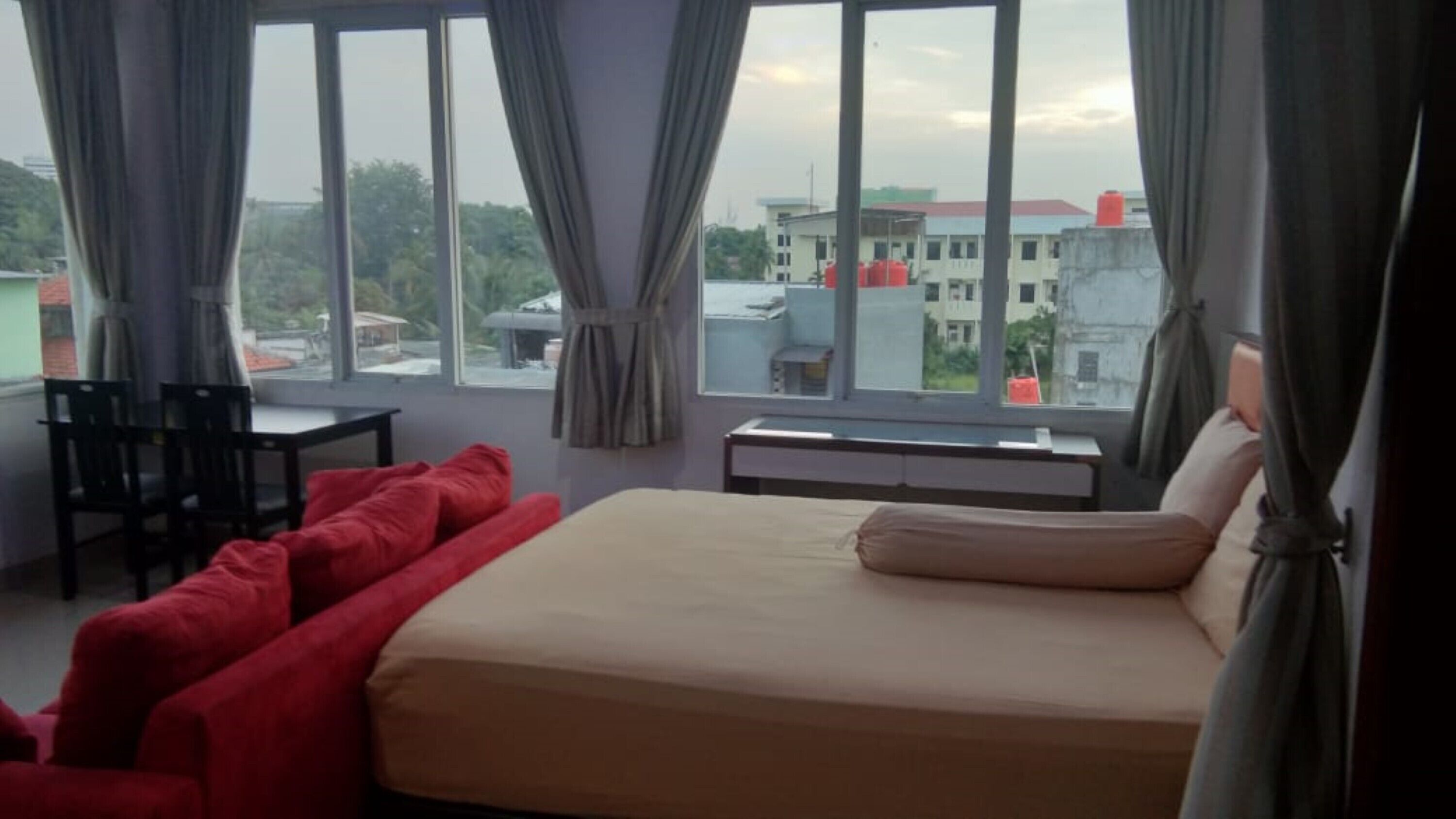 1 bedroom, desk, free WiFi, bed sheets
