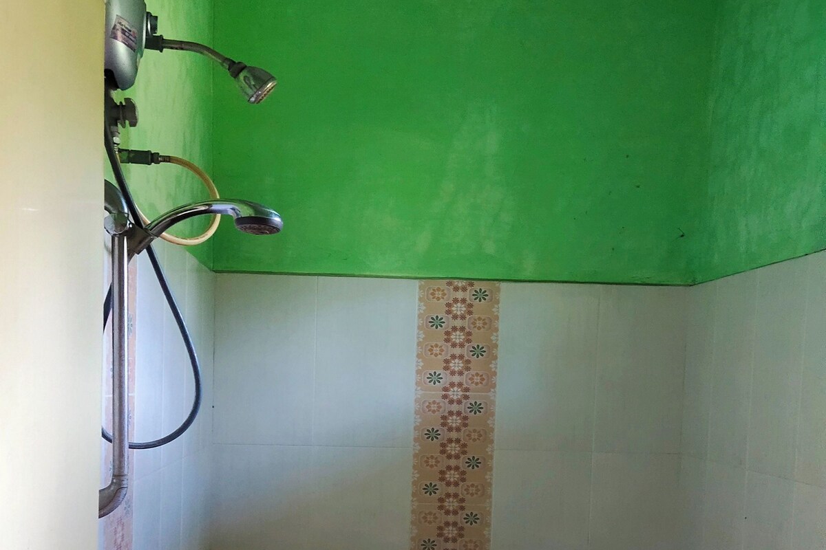 Bathroom | Shower, rainfall showerhead, towels