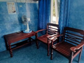 华丽客房 | 办公桌、免费 WiFi、床单