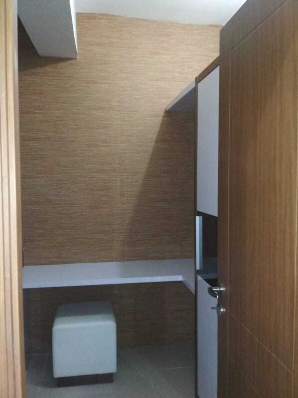 Free WiFi, bed sheets - Pinewood Apartment by Vial (Cileunyi)