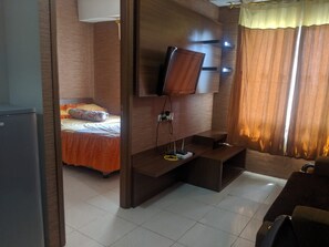 Free WiFi, bed sheets - Pinewood Apartment by Vial (Cileunyi)