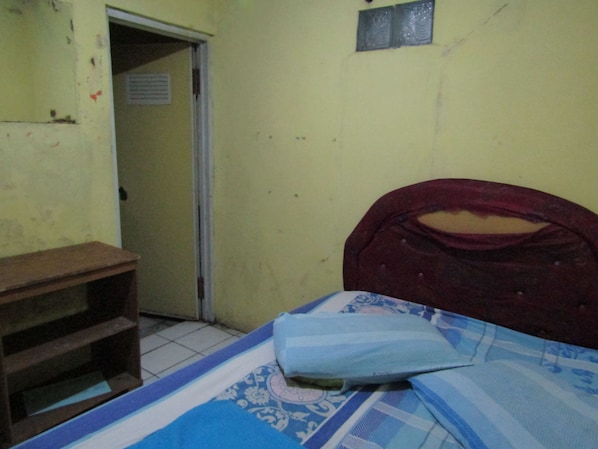 Economy Room | Free WiFi, bed sheets