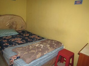 基础客房 | 免费 WiFi、床单