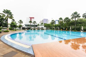 Outdoor pool - Barata Hotel AR1 (Tangerang)