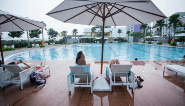 Outdoor pool - Barata Hotel AR1 (Tangerang)