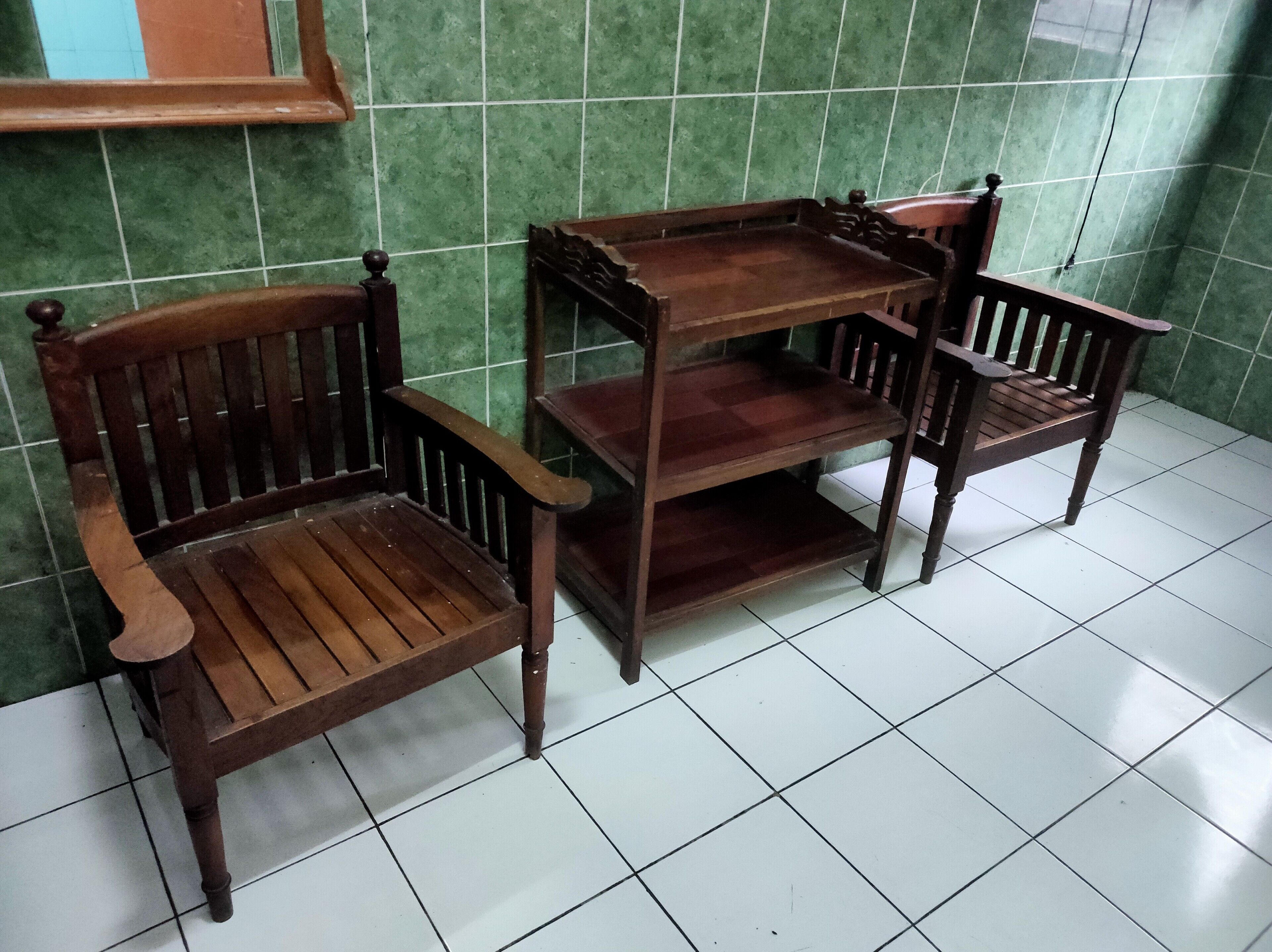 Escritorio, wifi gratis y ropa de cama 