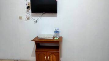 Deluxe Room | Desk, free WiFi, bed sheets