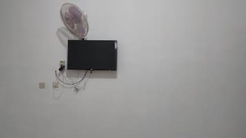 Desk, free WiFi, bed sheets