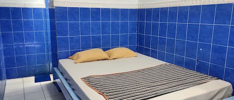 Desk, free WiFi, bed sheets