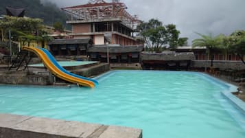 Piscina all'aperto
