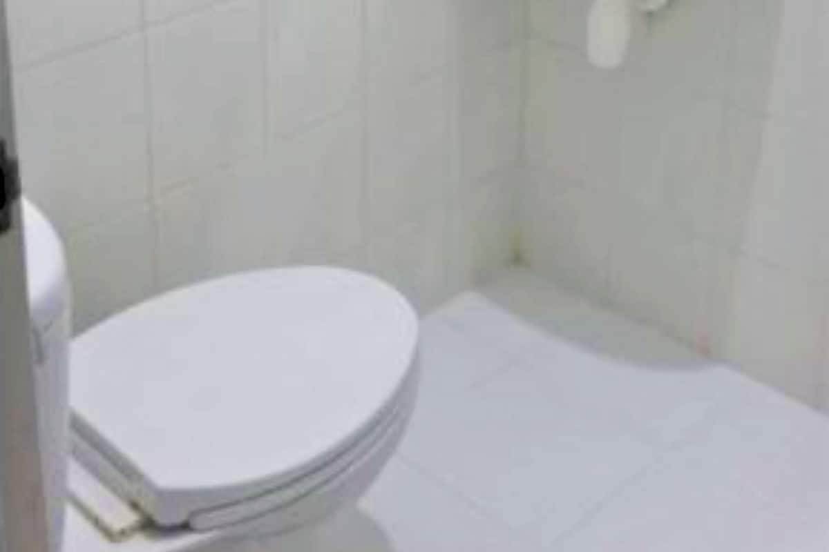 Bathroom | Shower, hair dryer, towels