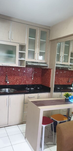 Apartment, 2 Bedrooms | Private kitchen - S&A Property (Jakarta)