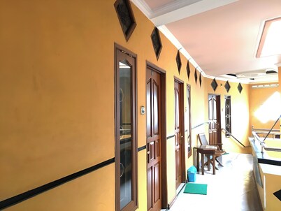Hotel Alami near Alun-Alun Klaten