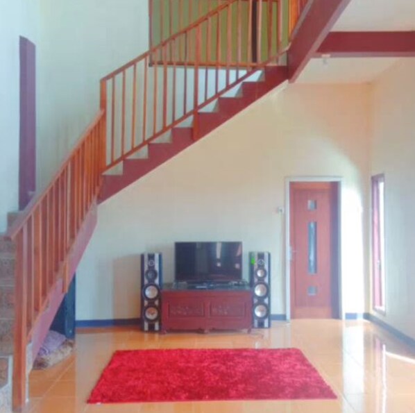 Raisa 4 - 3 Bedrooms | Desk, free WiFi, bed sheets