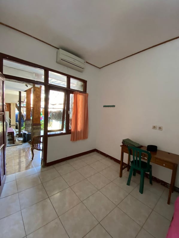 Habitación estándar | Escritorio, wifi gratis y ropa de cama 