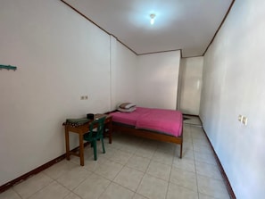 Habitación estándar | Escritorio, wifi gratis y ropa de cama 