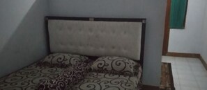 Villa, 5 Bedrooms | 5 bedrooms, desk, bed sheets