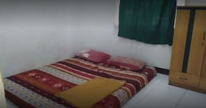 Desk, bed sheets