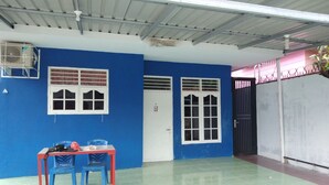 Unclassified image, 3 of 14, button - KOST 748 AT (II) (Medan)
