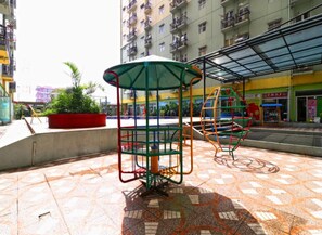 Children’s play area – outdoor - The Suites Metro Apartment by Andes (Bandung)